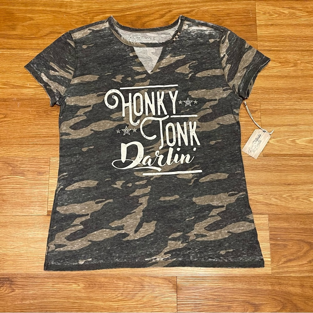 NWT Live Outside the Limits “Honky Tonk Darlin’” Camouflage Short Sleeve, Large